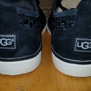 UGG Evera Cut Out sneakers size 8 womans